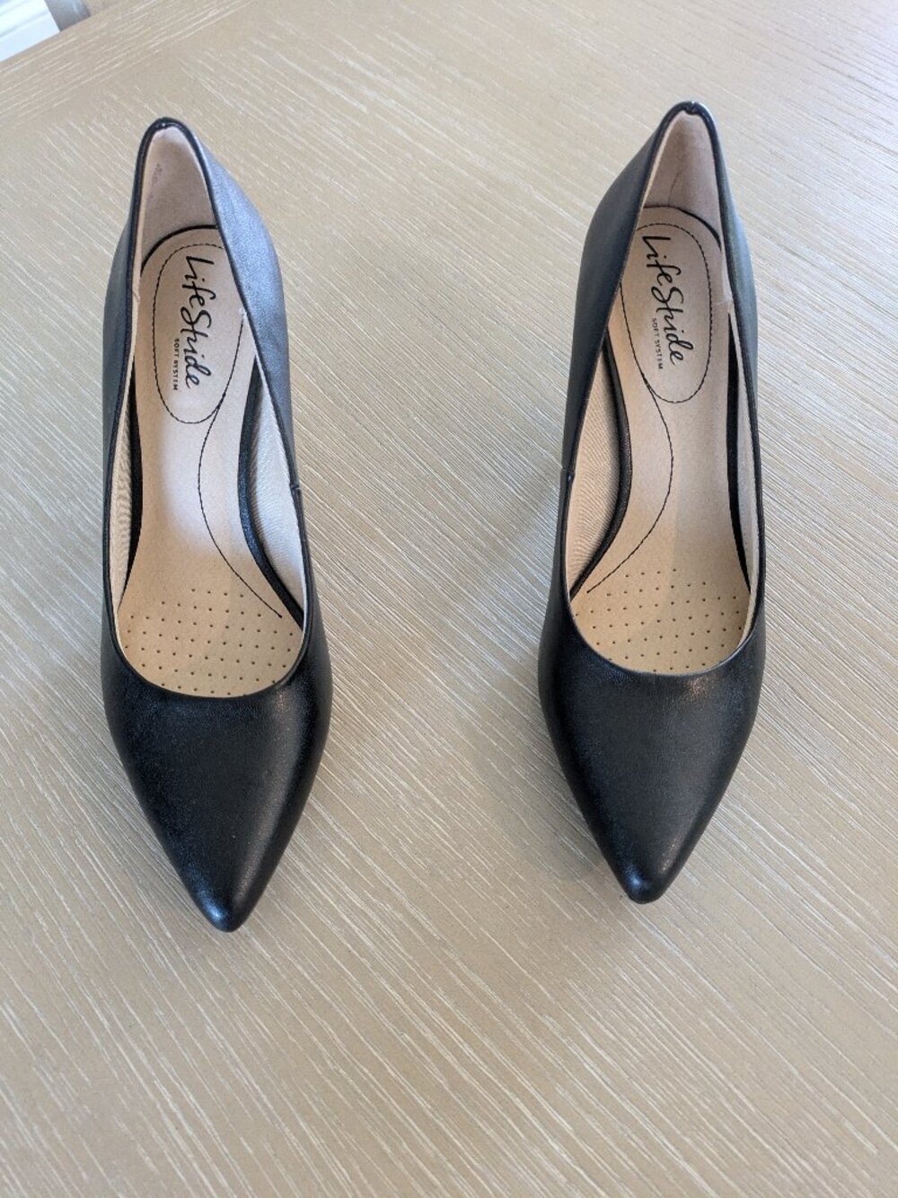 Life Stride Sevyn, pointed toe, Black Pump Size 7, 2 3/4 inch heel, NWOT
